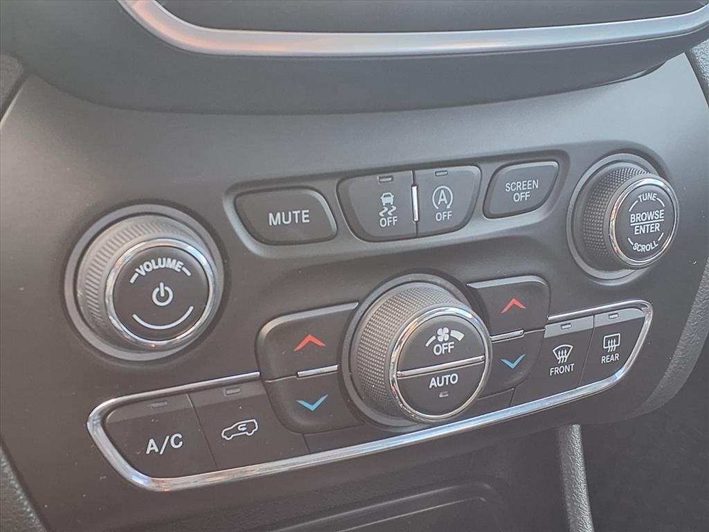 2022 Jeep Cherokee Trailhawk White at DeMontrond Gulf Freeway