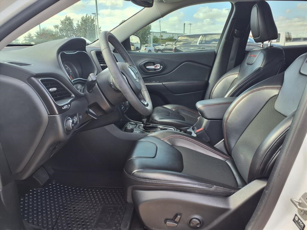 2022 Jeep Cherokee Trailhawk White at DeMontrond Gulf Freeway
