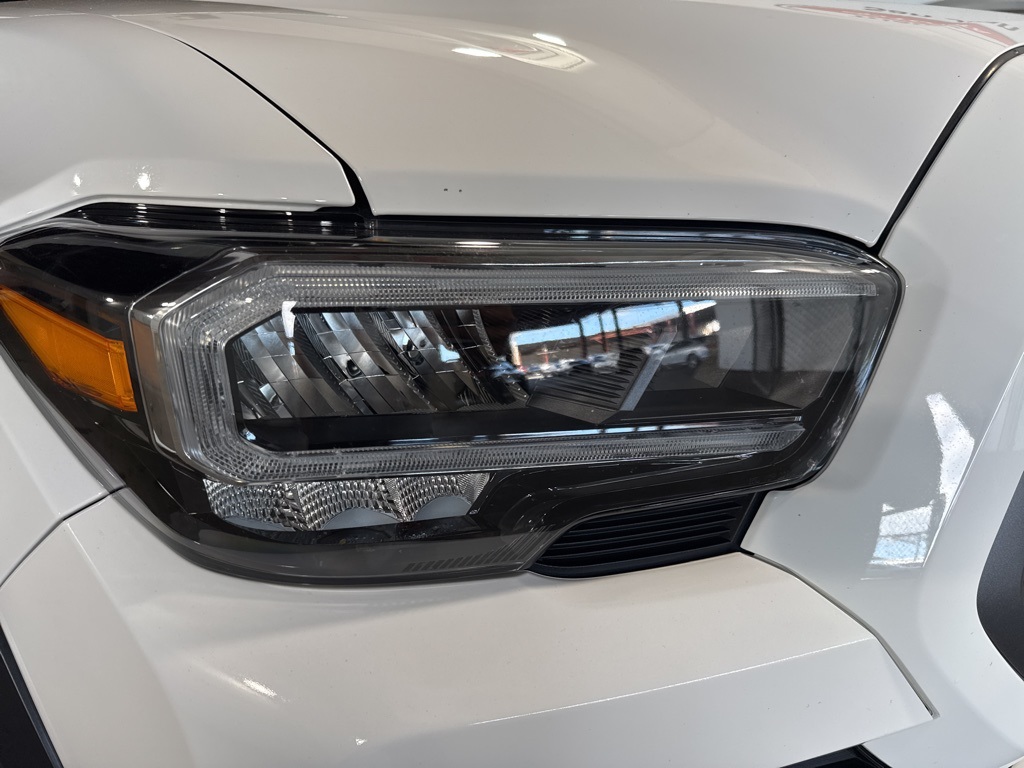 Thumbnail: 2023 Toyota Tacoma - 10
