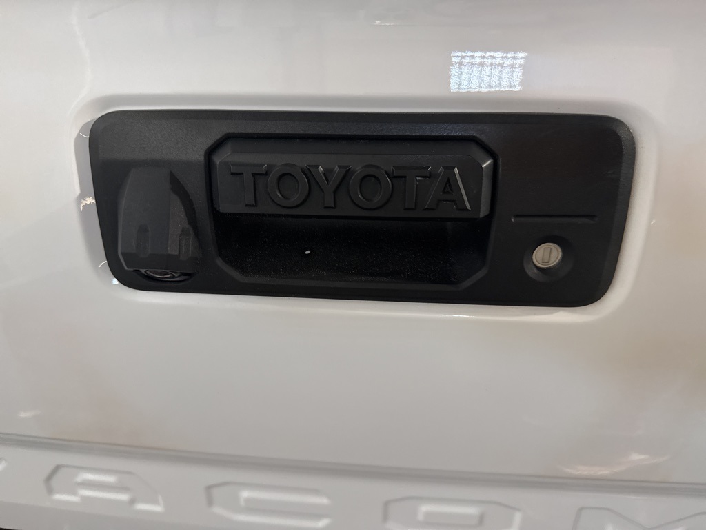 Thumbnail: 2023 Toyota Tacoma - 21