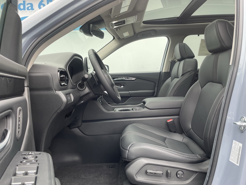 Thumbnail: 2025 Honda Pilot - 6