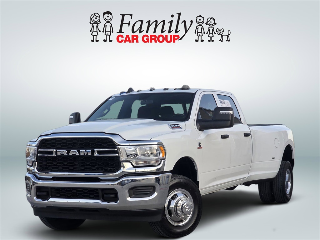 2024 RAM 3500 Tradesman Crew Cab LB DRW 4WD