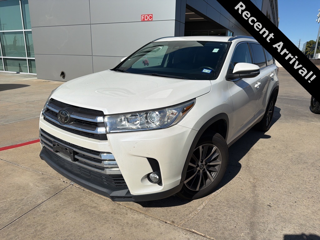 2019 Toyota Highlander XLE White at Westside Lexus