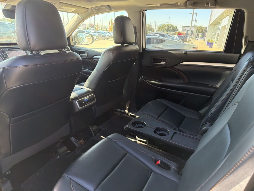 2019 Toyota Highlander XLE White at Westside Lexus