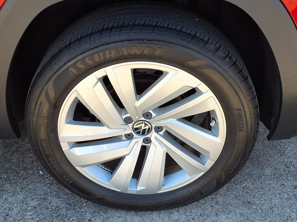 2022 Volkswagen Atlas Cross Sport 3.6L V6 SE w/Technology Red at DeMontrond Auto Country