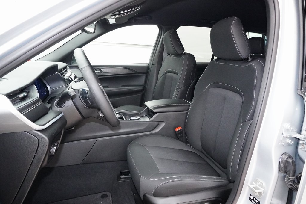 Used Car 2024 Jeep Grand Cherokee  Laredo For Sale Under $35,000 In Weatherford, Texas