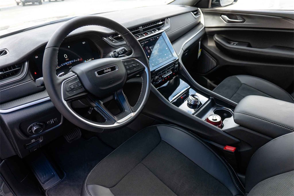 New Car 2025 Jeep Grand Cherokee  Altitude For Sale Under $40,000 In San Marcos, Texas