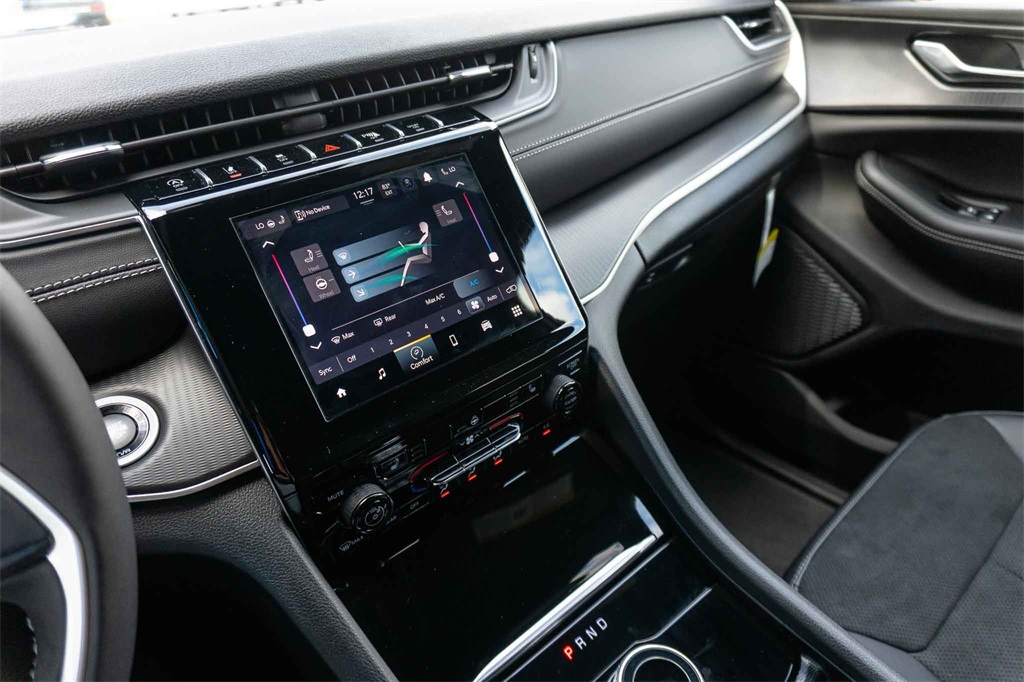 New Car 2025 Jeep Grand Cherokee  Altitude For Sale Under $40,000 In San Marcos, Texas