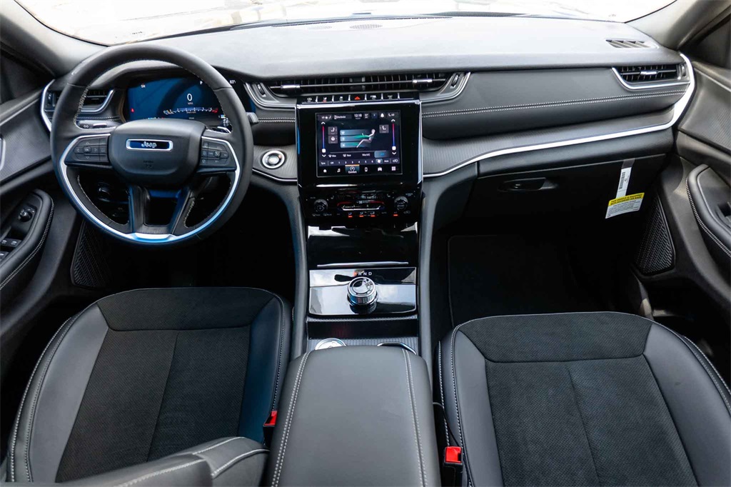 New Car 2025 Jeep Grand Cherokee  Altitude For Sale Under $40,000 In San Marcos, Texas