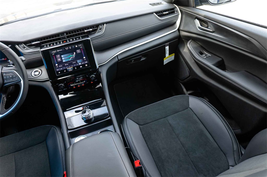 New Car 2025 Jeep Grand Cherokee  Altitude For Sale Under $40,000 In San Marcos, Texas