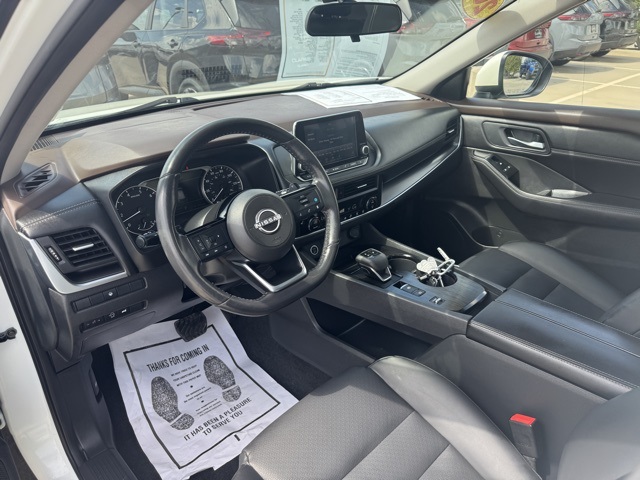 2023 Nissan Rogue SV photo 2