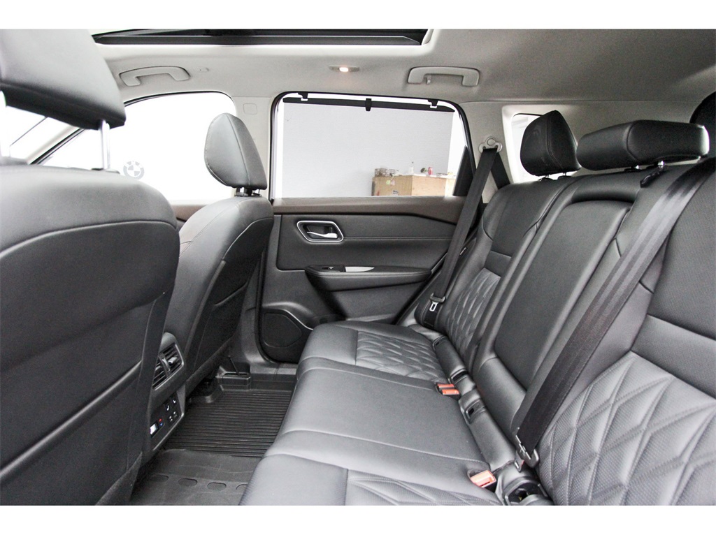 2022 Nissan Rogue Platinum - 9