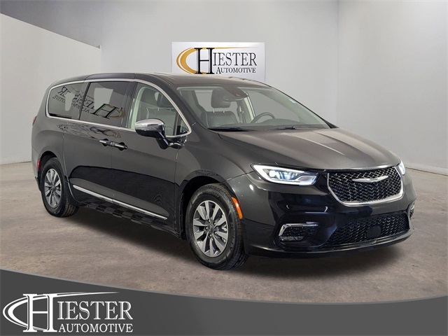 2023 Chrysler Pacifica Hybrid Limited FWD