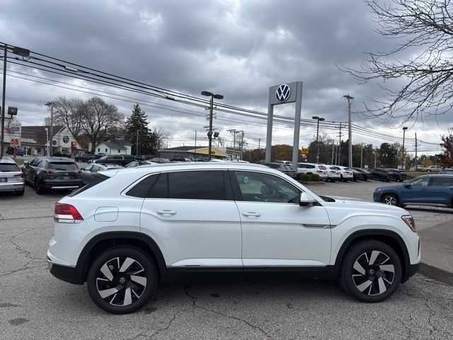 Opal White 2026 Volkswagen Atlas Cross Sport SEL 4Motion SUV / Crossover All-Wheel Drive 8-Speed Automatic