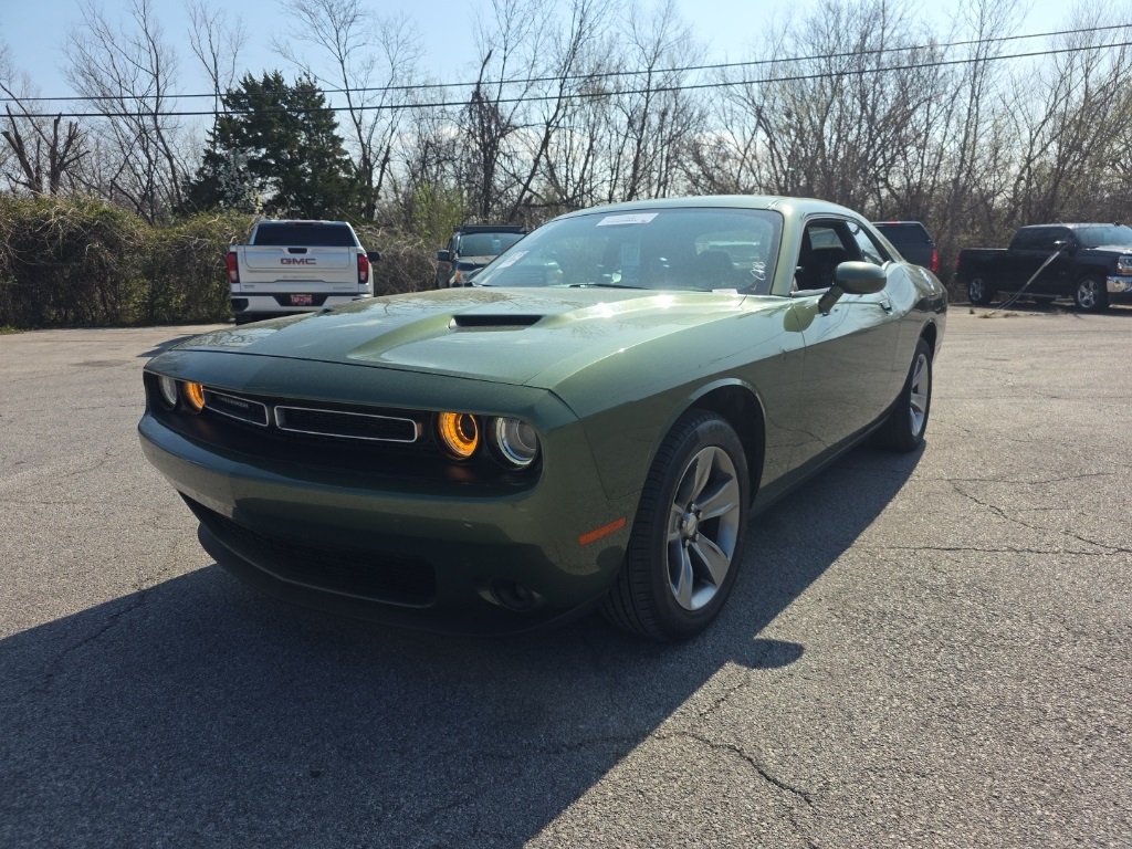 2021 Dodge Challenger SXT RWD