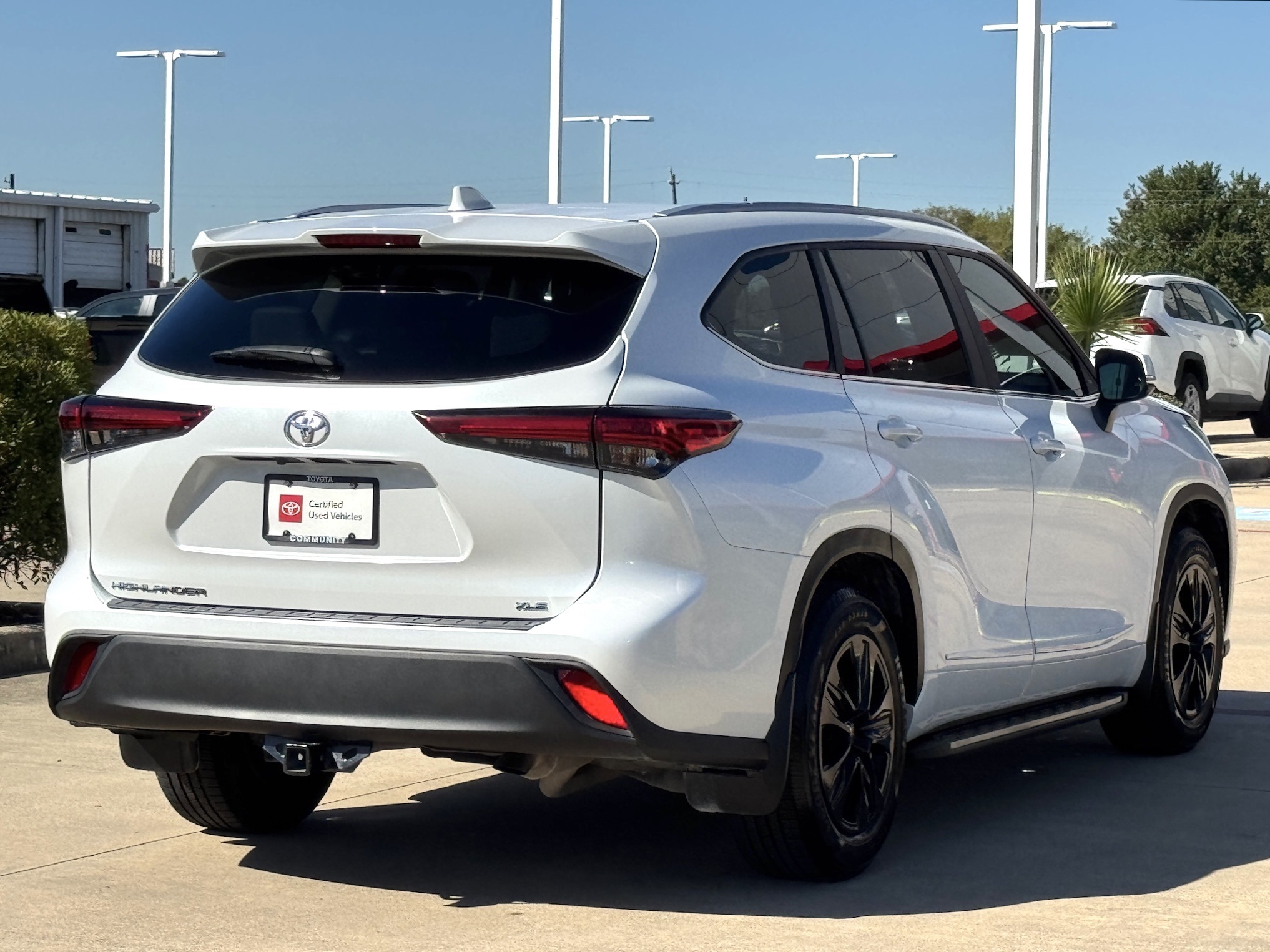 2023 Toyota Highlander XLE Beige at Gullo Toyota