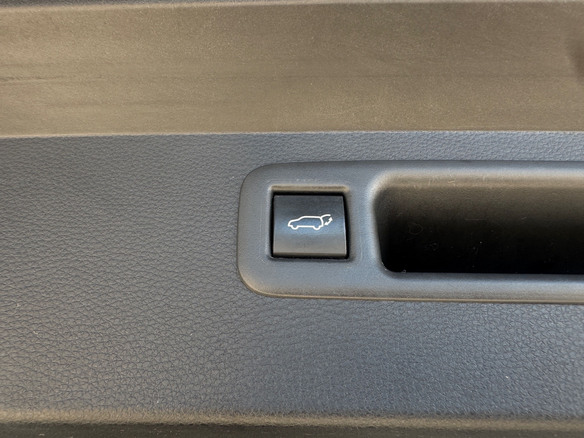 2023 Toyota Highlander XLE Beige at Gullo Toyota