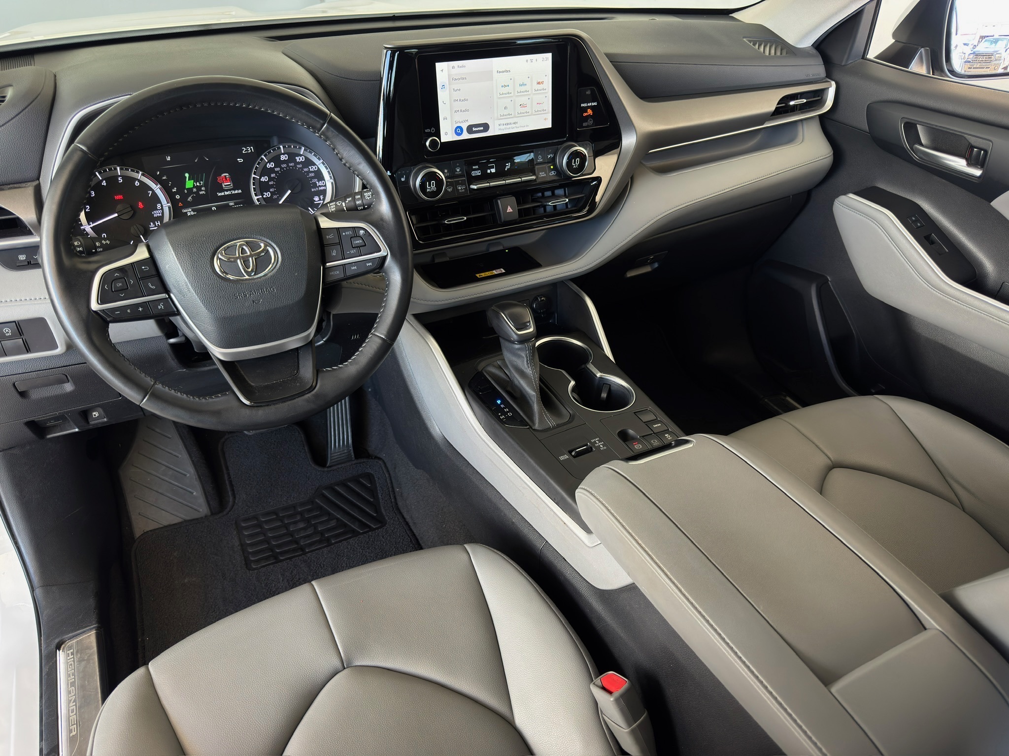 2023 Toyota Highlander XLE Beige at Gullo Toyota