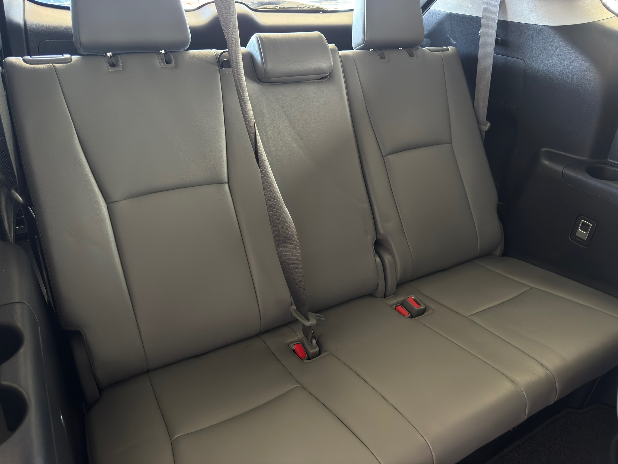 2023 Toyota Highlander XLE Beige at Gullo Toyota