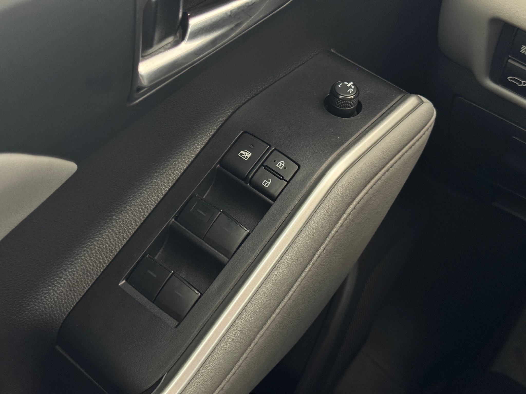 2023 Toyota Highlander XLE Beige at Gullo Toyota