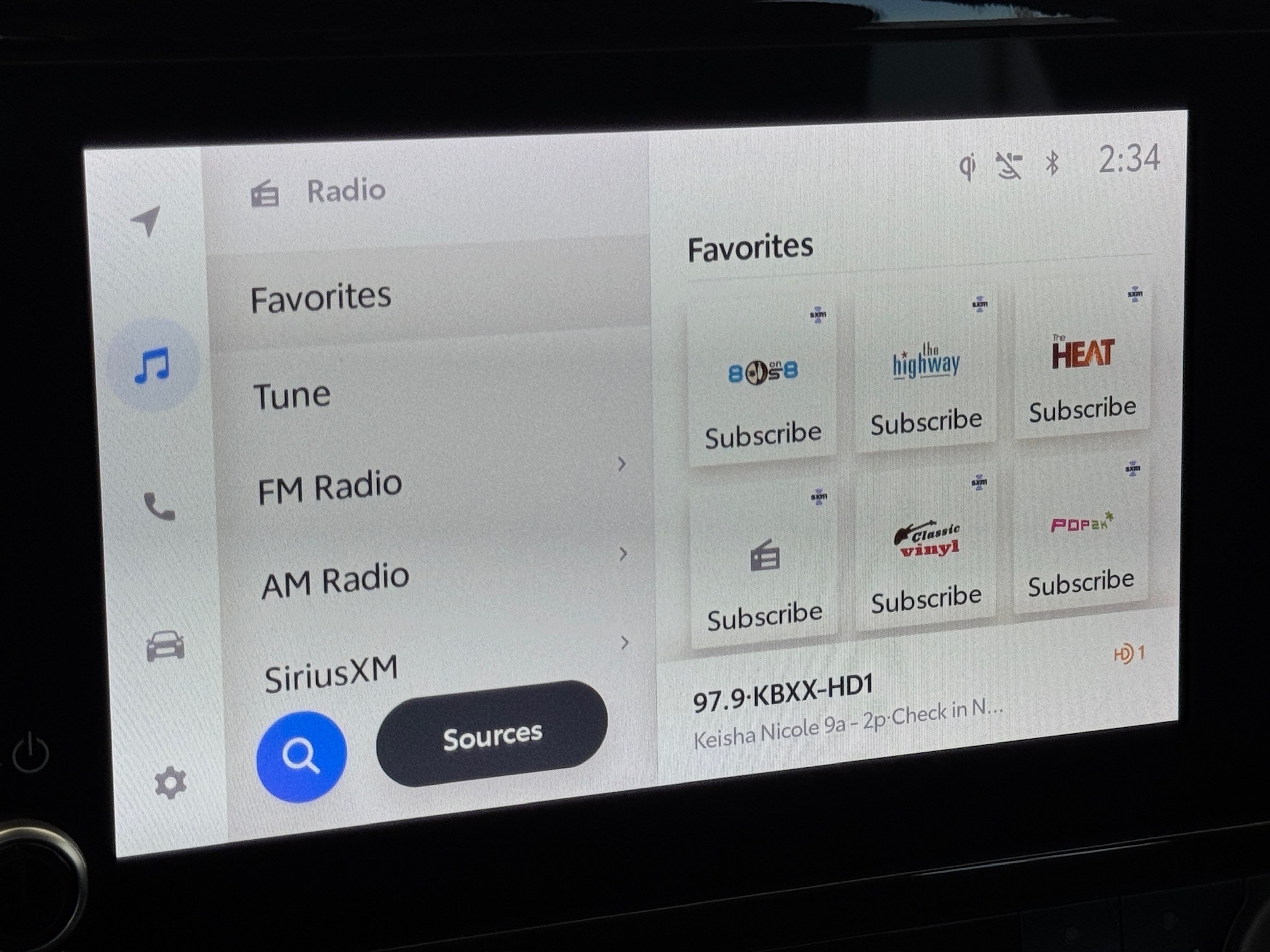 2023 Toyota Highlander XLE Beige at Gullo Toyota