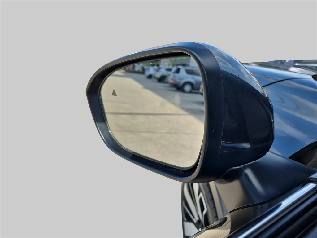 2025 Mitsubishi Outlander SEL - 11