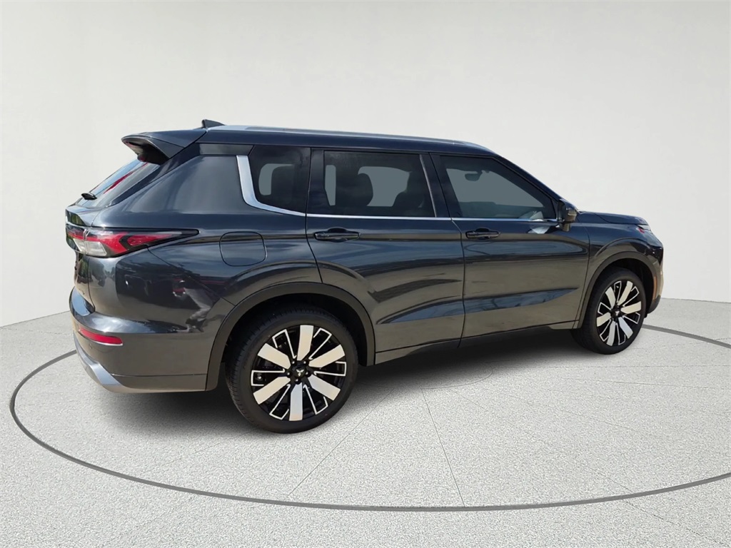 2025 Mitsubishi Outlander SEL - 4