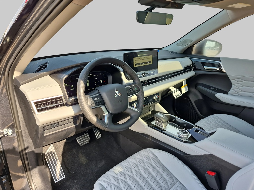 2025 Mitsubishi Outlander SEL - 8