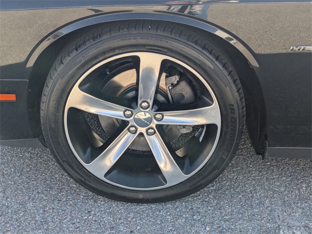 2015 Dodge Challenger R/T - 9