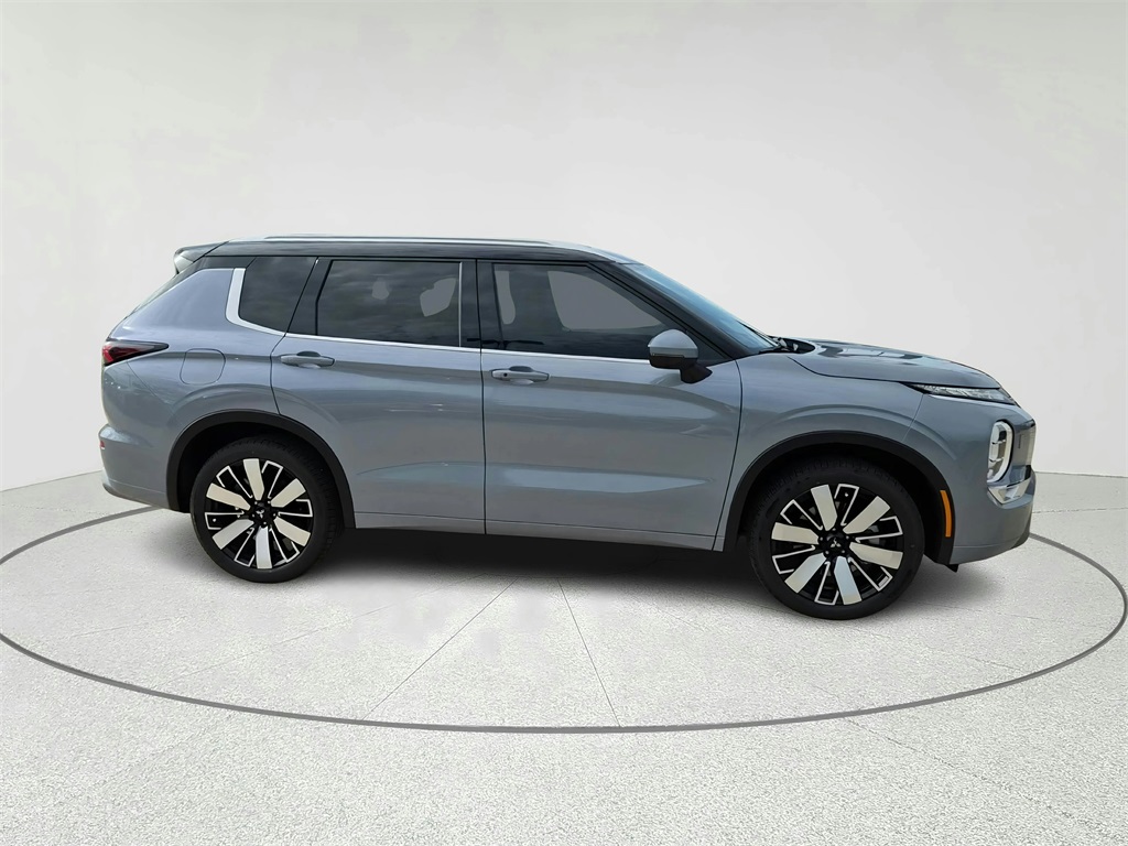 2025 Mitsubishi Outlander SEL - 3