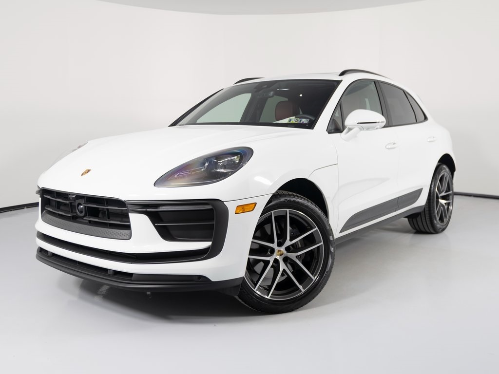 /2025 Porsche Macan