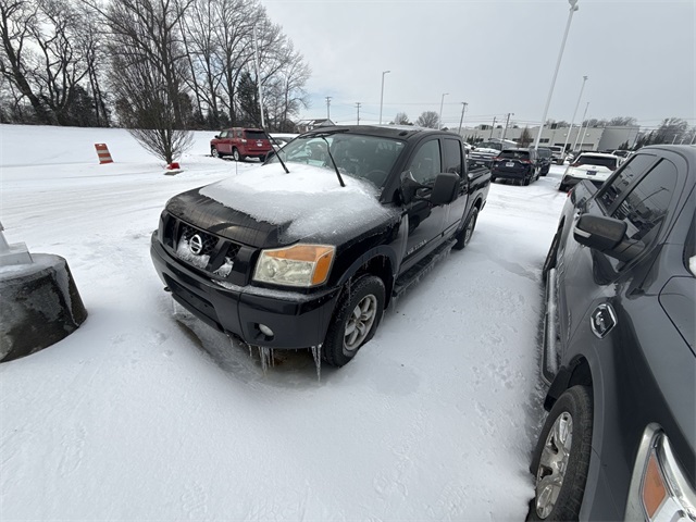 2011 Nissan Titan PRO-4X Crew Cab 4WD