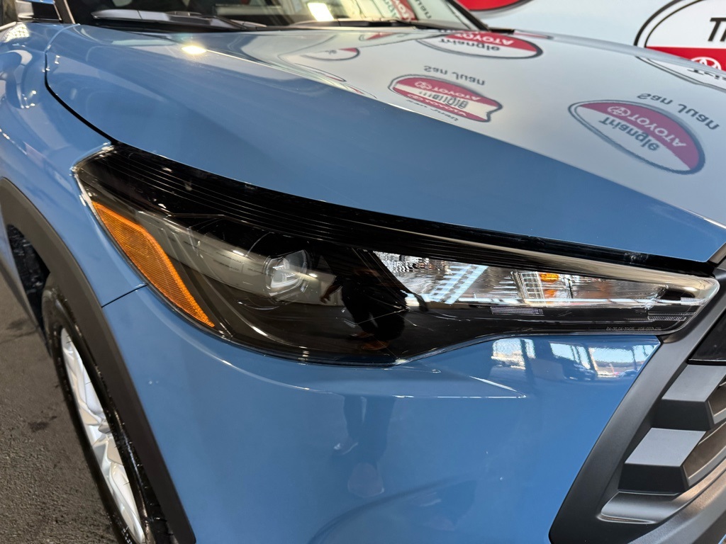 Thumbnail: 2026 Toyota Corolla Cross - 10