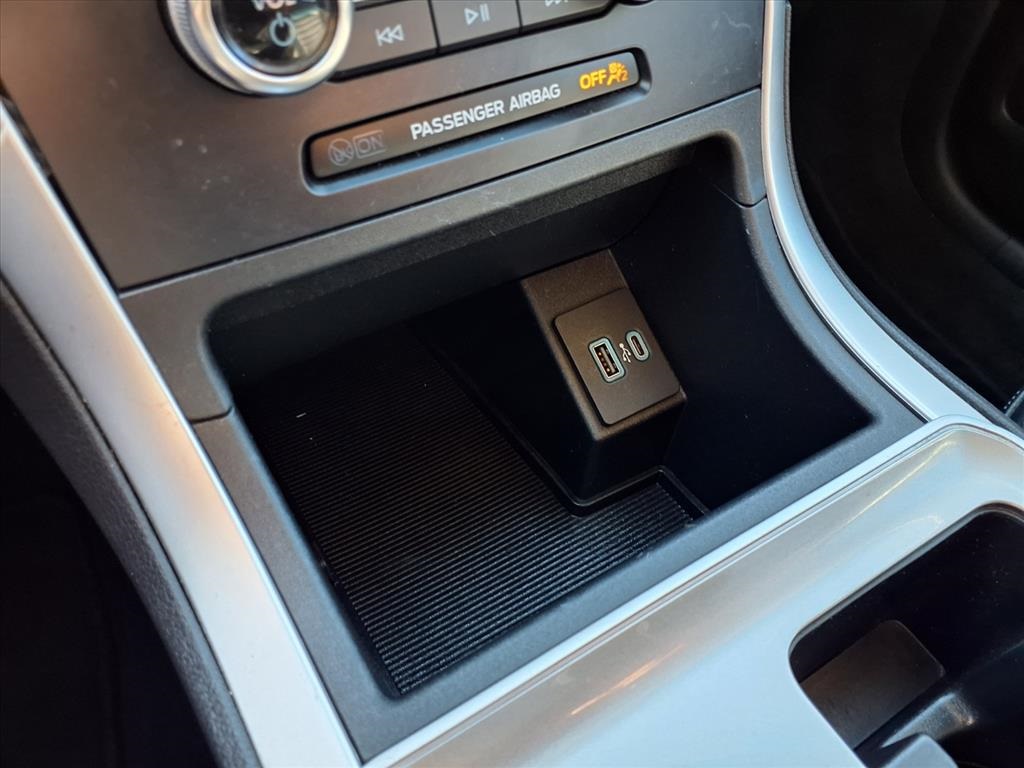 2024 Ford Edge SEL White at Wharton Ford