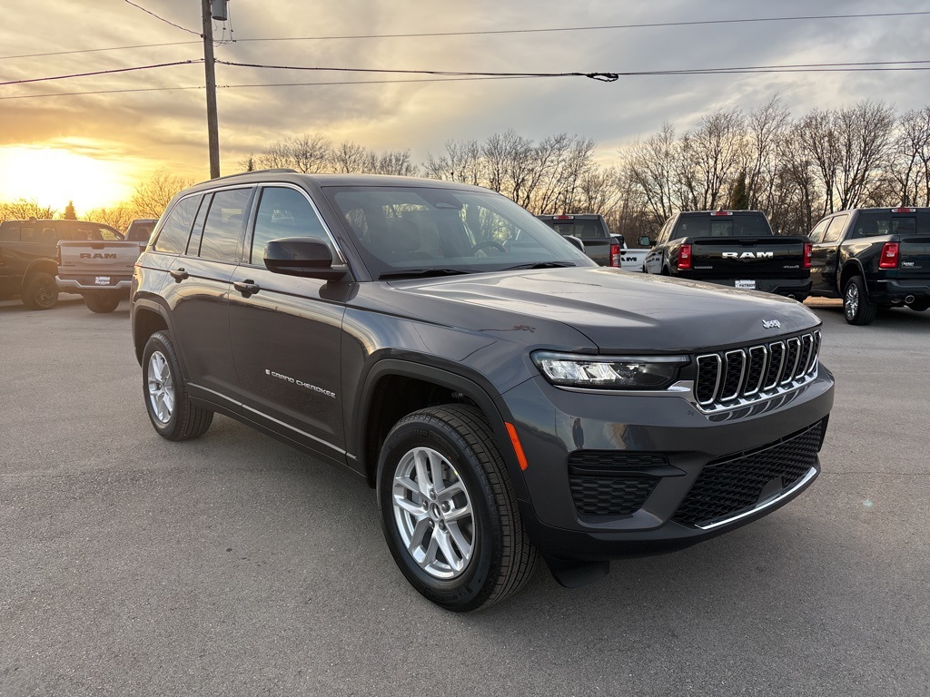 2025 Jeep Grand Cherokee Laredo RWD
