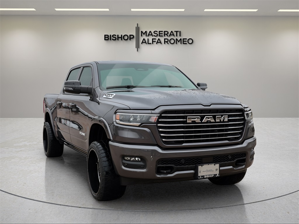 2025 RAM 1500 Laramie Crew Cab 4WD