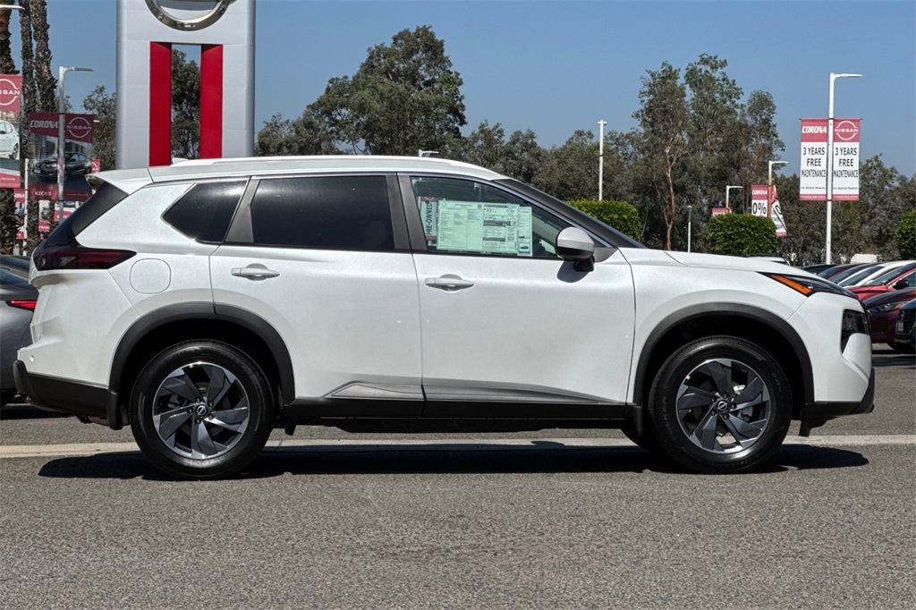 2025 Nissan Kicks SR photo 3