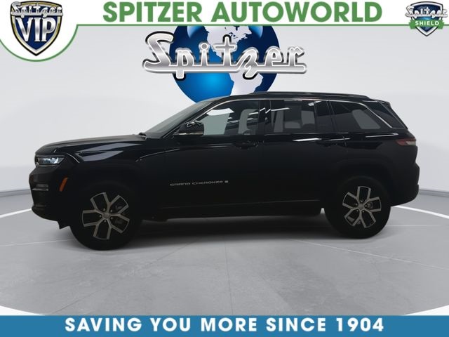 View vehicle photo 4