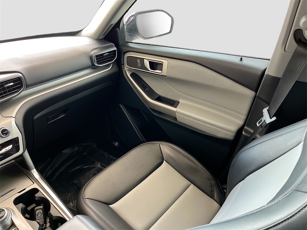 2023 Ford Explorer XLT Silver at Tom Peacock Cadillac