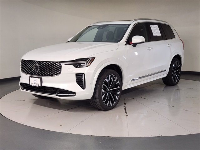 2025 Volvo XC90 B5 Plus Bright Theme 7-Passenger AWD