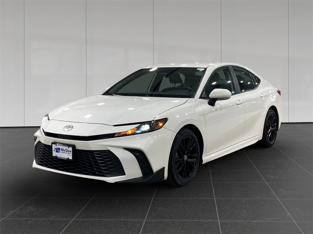 2025 Toyota Camry SE FWD