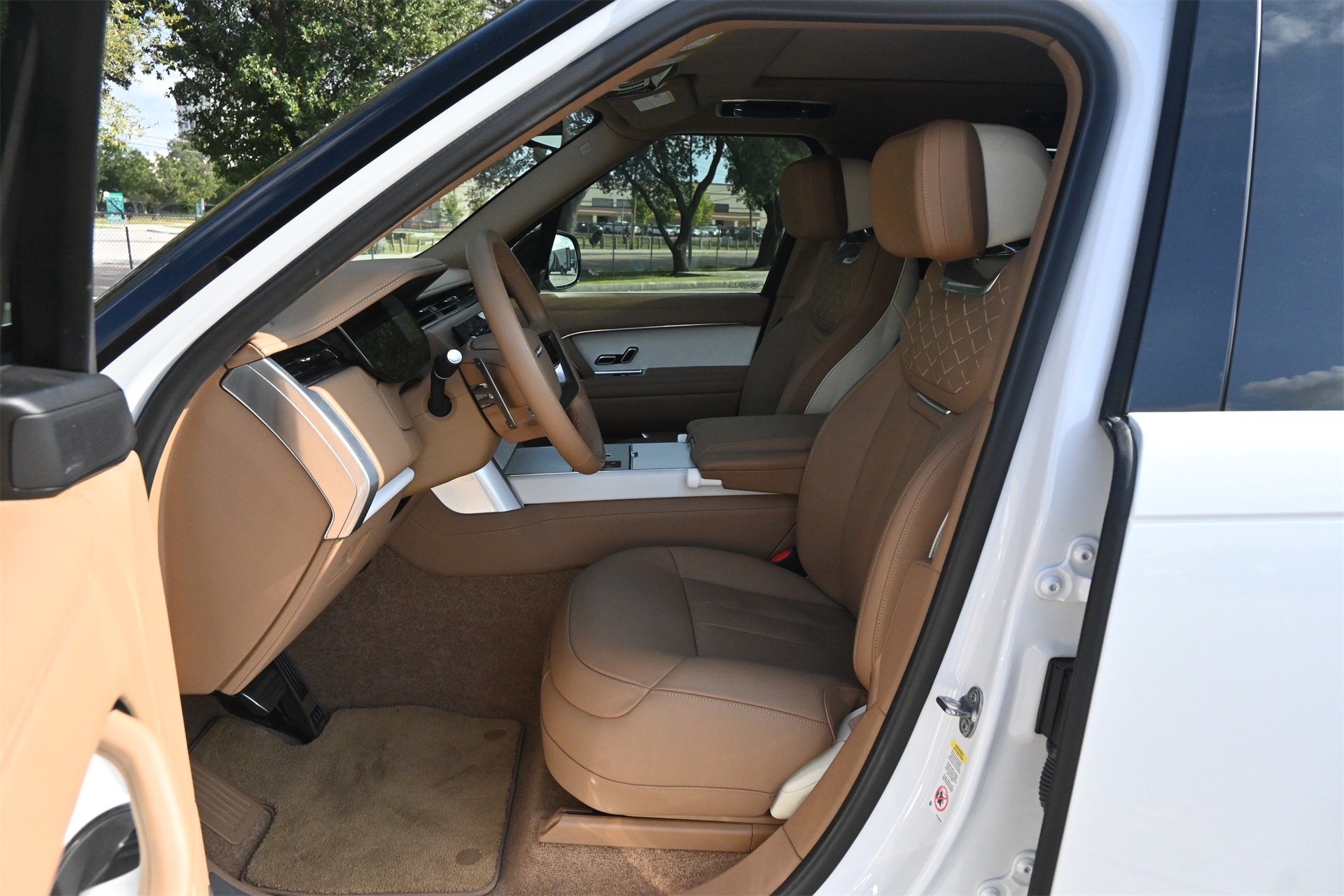 2024 Land Rover Range Rover SV White at Bayway Cadillac of The Woodlands