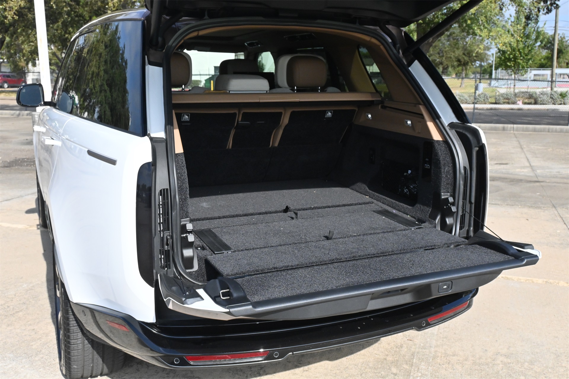 2024 Land Rover Range Rover SV White at Bayway Cadillac of The Woodlands