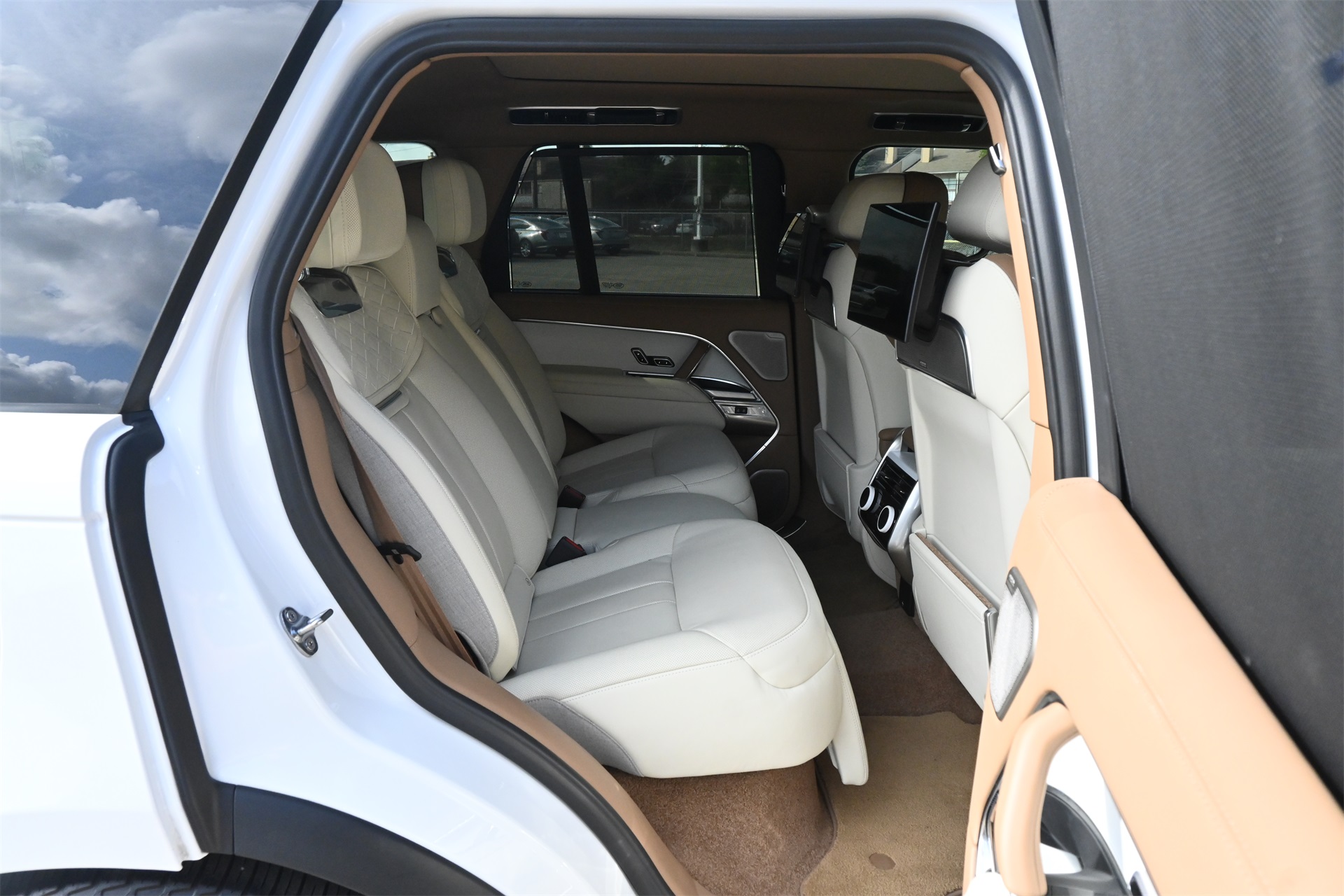 2024 Land Rover Range Rover SV White at Bayway Cadillac of The Woodlands