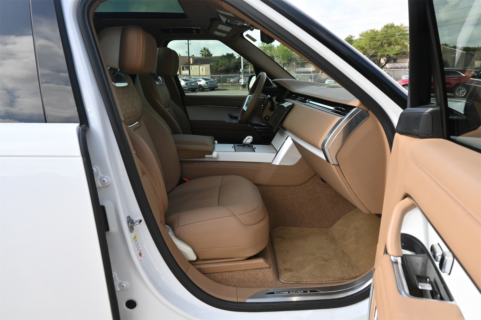 2024 Land Rover Range Rover SV White at Bayway Cadillac of The Woodlands