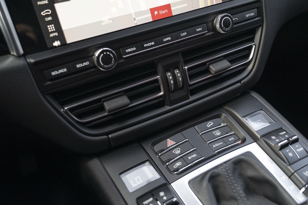 2021 Porsche Macan Base - Photo 19