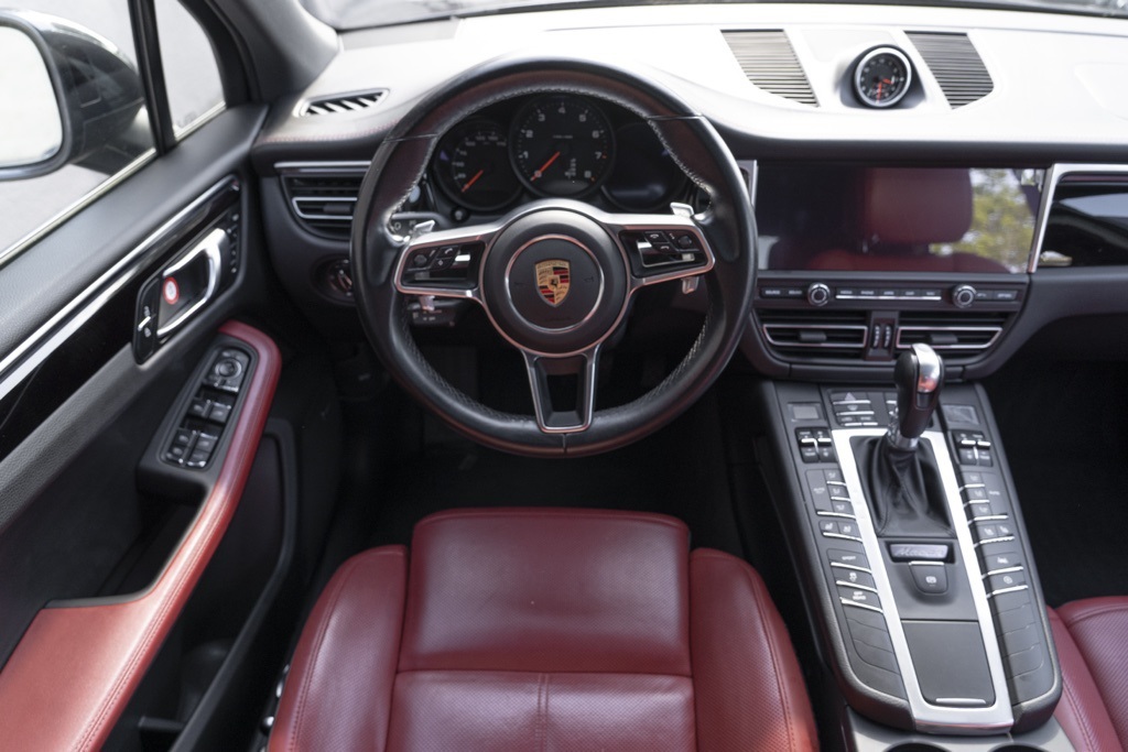 2021 Porsche Macan Base - Photo 2