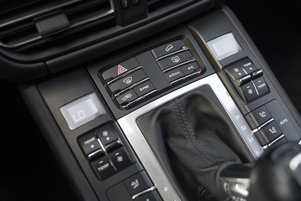 2021 Porsche Macan Base - Photo 20
