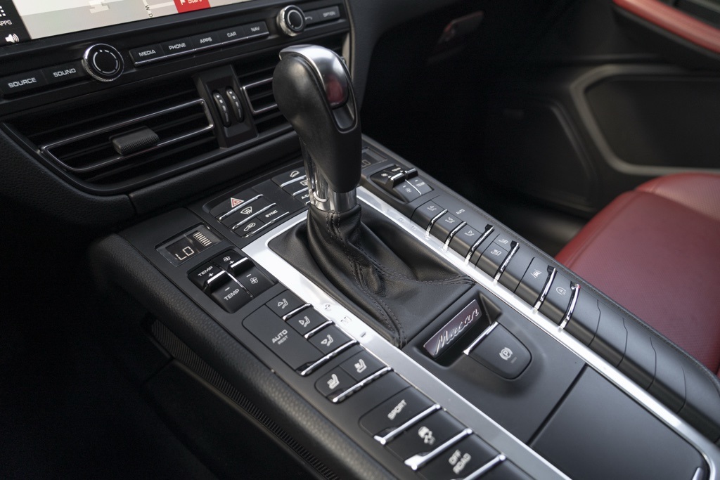 2021 Porsche Macan Base - Photo 21