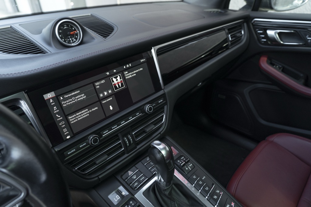 2021 Porsche Macan Base - Photo 24